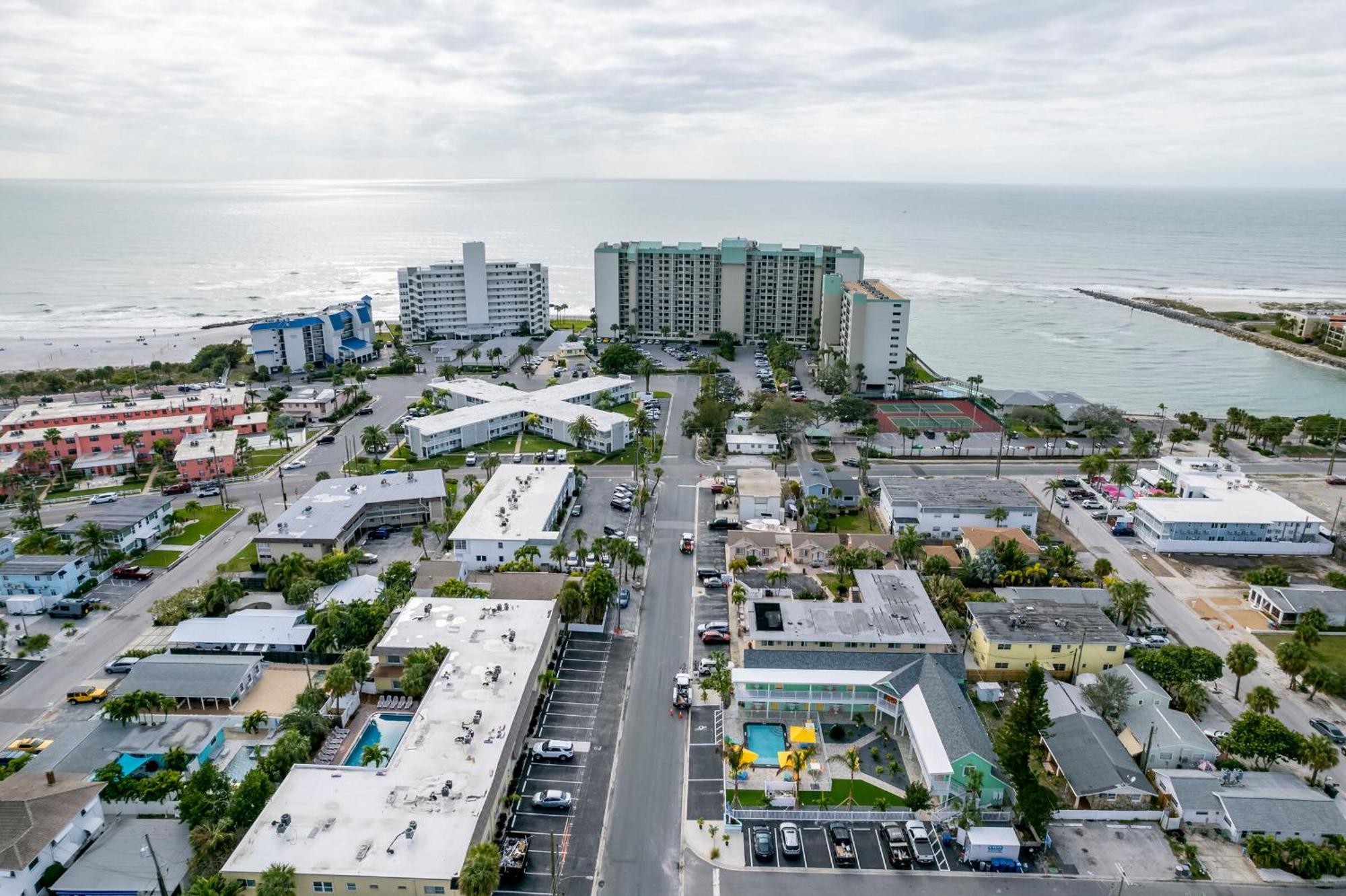The Lofts At St Pete Beach Exterior photo